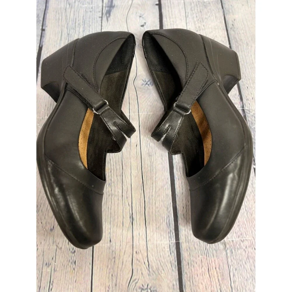 Clarks Emily Clover Black Leather Timeless Classic Elegant Mary Jane Shoes 8.5